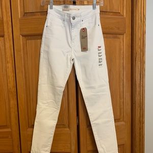 White Levis Hugh rise skinny jeans
